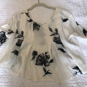 Kimchi Blue floral top